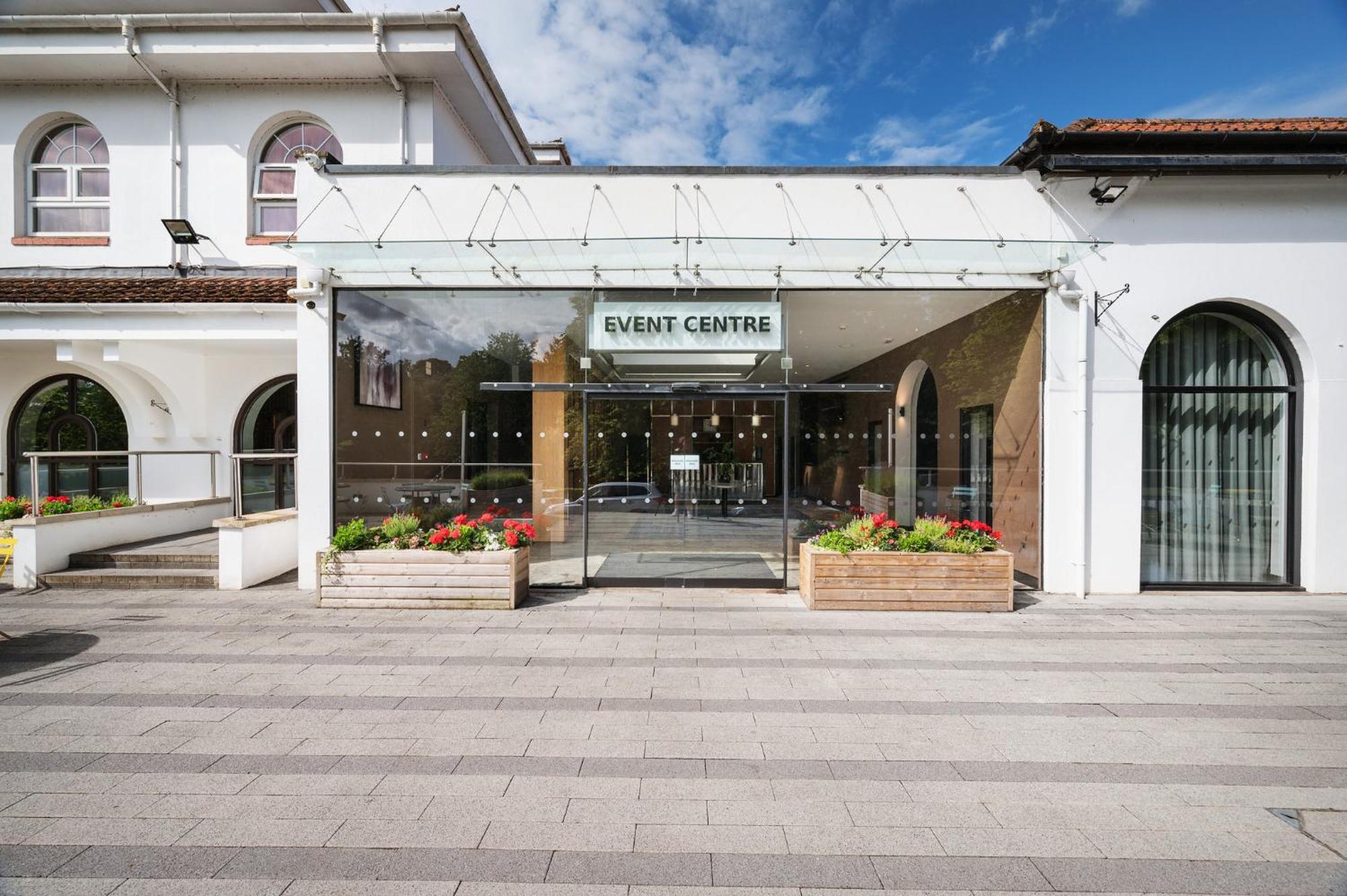 Crowne Plaza Gerrards Cross By Ihg Hotel Beaconsfield Exterior foto